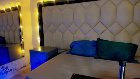 scarlethbigbug online show from September 30, 6:24 pm