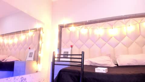 scarlethbigbug online show from February 22, 1:31 pm