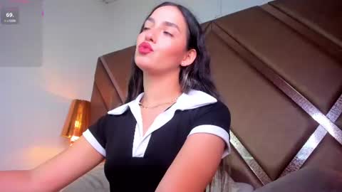 Snapshot of scarlethcollins_ chatting on June 21, 11:57 am Scarleth online show from June 21, 11:57 am