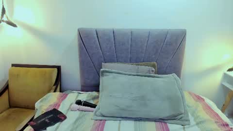 Snapshot of scarlethoot_ chatting on July 17, 11:39 am S C A R L E T online show from July 17, 11:39 am