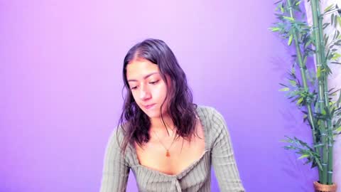 Snapshot of scarletjonesx chatting on December 15, 1:00 pm Denis online show from December 15, 1:00 pm