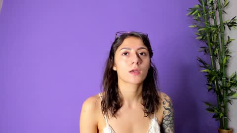 Snapshot of scarletjonesx chatting on January 2, 10:01 pm Denis online show from January 2, 10:01 pm