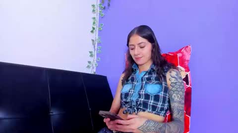 Snapshot of scarletjonesx chatting on March 9, 12:21 am Denis online show from March 9, 12:21 am