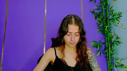 Snapshot of scarletjonesx chatting on September 28, 1:11 am Denis online show from September 28, 1:11 am