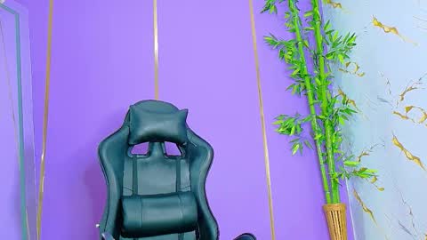 Snapshot of scarletjonesx chatting on October 7, 9:01 pm Denis online show from October 7, 9:01 pm