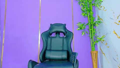 Snapshot of scarletjonesx chatting on October 12, 7:13 pm Denis online show from October 12, 7:13 pm