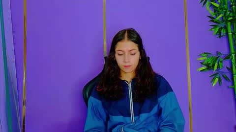 Snapshot of scarletjonesx chatting on October 19, 1:06 am Denis online show from October 19, 1:06 am