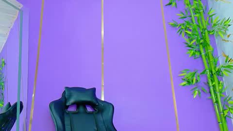 Snapshot of scarletjonesx chatting on October 23, 6:56 am Denis online show from October 23, 6:56 am