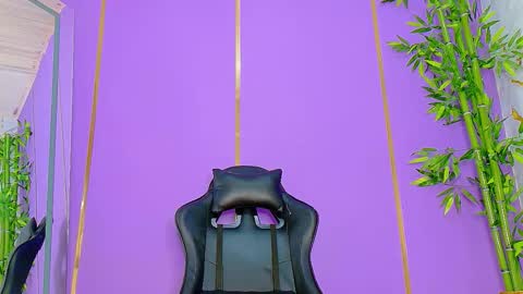 Snapshot of scarletjonesx chatting on October 25, 12:18 am Denis online show from October 25, 12:18 am