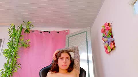 Snapshot of scarletjonesx chatting on June 3, 6:24 pm Denis online show from June 3, 6:24 pm