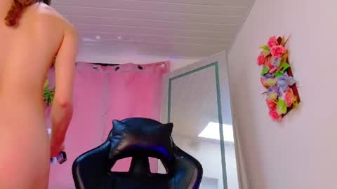Snapshot of scarletjonesx chatting on June 24, 8:30 pm Denis online show from June 24, 8:30 pm