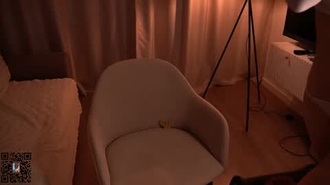 Snapshot of scarletmore chatting on December 27, 2:14 am Scarlet online show from December 27, 2:14 am