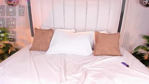 Scarlet 3 online show from March 11, 5:35 am