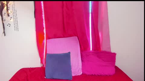 Snapshot of scarlett40_ chatting on May 11, 2:45 pm scarlett online show from May 11, 2:45 pm