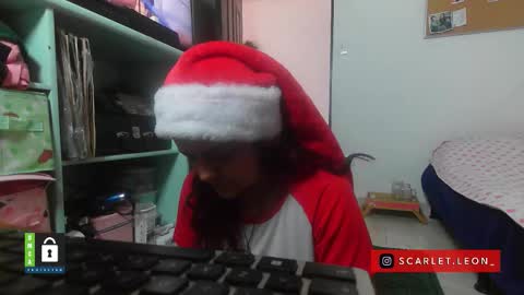 Snapshot of scarlett77_ chatting on December 16, 3:06 pm Scarletland welcome online show from December 16, 3:06 pm