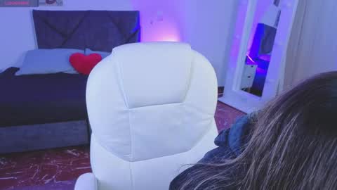 Scarlett online show from May 4, 11:39 am