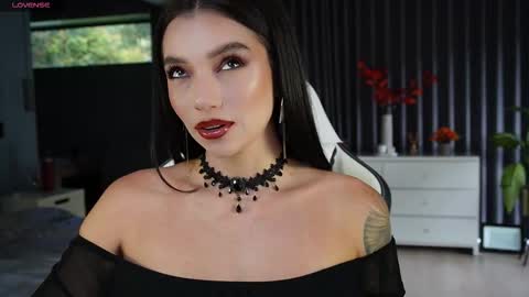 juli online show from October 30, 9:37 pm