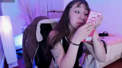 Snapshot of scarlett__cooper__ chatting on May 7, 11:48 am Scarlett online show from May 7, 11:48 am