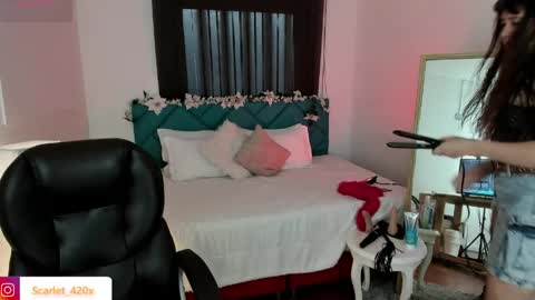Snapshot of scarlett__cooper__ chatting on May 20, 10:54 am Scarlett online show from May 20, 10:54 am