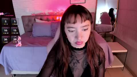 Snapshot of scarlett__cooper__ chatting on June 1, 11:45 am Scarlett online show from June 1, 11:45 am