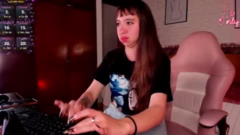 Snapshot of scarlett__cooper__ chatting on July 25, 1:30 pm Scarlett online show from July 25, 1:30 pm