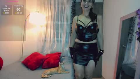 Snapshot of scarlett__m chatting on December 5, 11:30 am Scarlett online show from December 5, 11:30 am