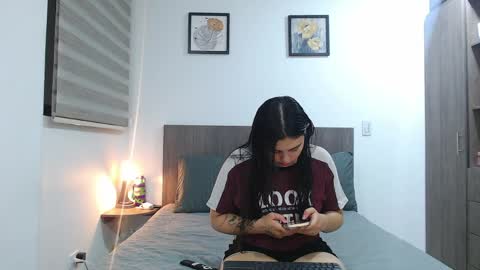 Snapshot of scarlett_brown69 chatting on April 3, 10:35 am Scarlett Brown online show from April 3, 10:35 am