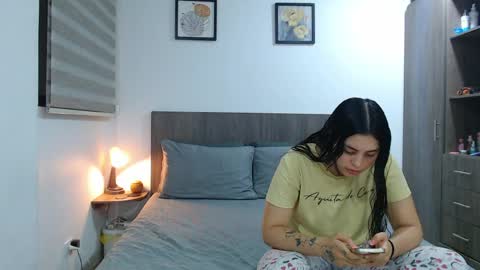 Snapshot of scarlett_brown69 chatting on April 12, 2:38 am Scarlett Brown online show from April 12, 2:38 am