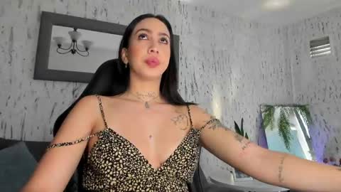 Snapshot of scarlett_buttock chatting on April 24, 3:03 pm Scarlett online show from April 24, 3:03 pm