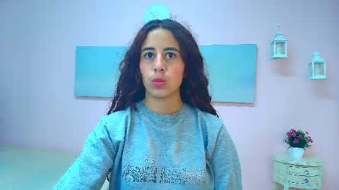 Snapshot of scarlett_clyde chatting on July 8, 12:20 pm Scarlett online show from July 8, 12:20 pm