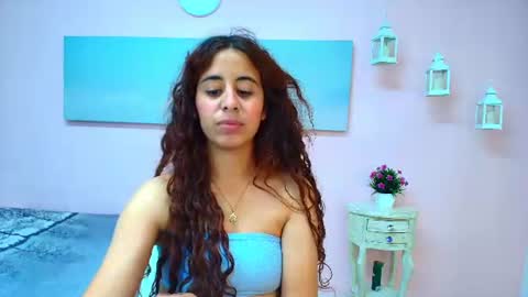 Snapshot of scarlett_clyde chatting on July 28, 2:13 pm Scarlett online show from July 28, 2:13 pm