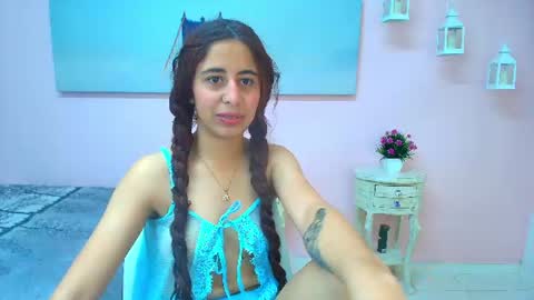Snapshot of scarlett_clyde chatting on July 29, 12:36 pm Scarlett online show from July 29, 12:36 pm