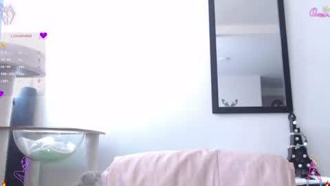 Snapshot of scarlett_diamond chatting on June 12, 9:14 pm Scarlett Thumb up please help me 100 its important online show from June 12, 9:14 pm