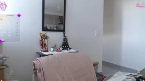 Snapshot of scarlett_diamond chatting on June 23, 10:08 pm Scarlett Thumb up please help me 100 its important online show from June 23, 10:08 pm