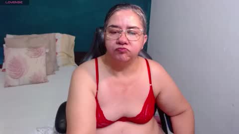Snapshot of scarlett_duboi1 chatting on March 29, 2:33 am Scarlett online show from March 29, 2:33 am