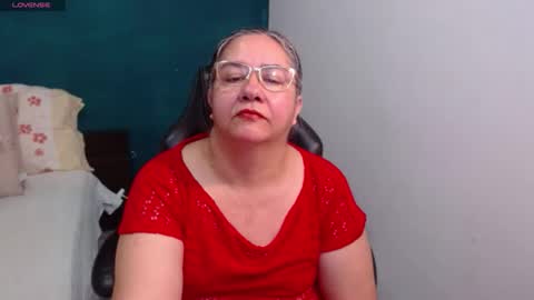 Snapshot of scarlett_duboi1 chatting on May 2, 12:37 am Scarlett online show from May 2, 12:37 am