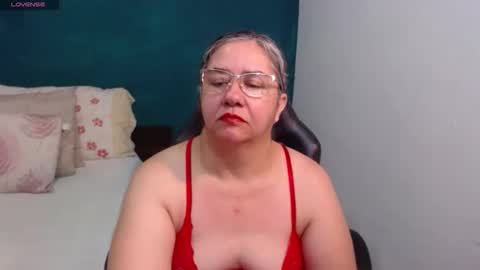 Snapshot of scarlett_duboi1 chatting on May 3, 1:00 am Scarlett online show from May 3, 1:00 am