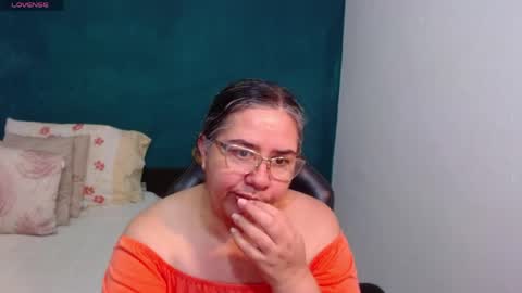 Snapshot of scarlett_duboi1 chatting on May 5, 1:57 am Scarlett online show from May 5, 1:57 am