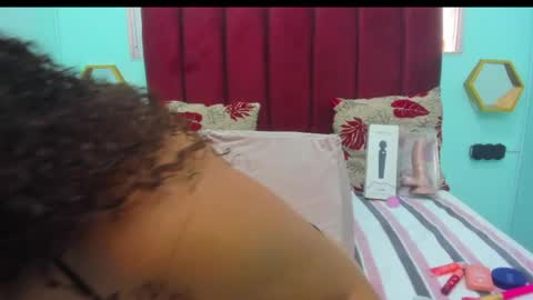 Snapshot of scarlett_fox20 chatting on May 3, 1:28 pm scarlett_fox20 online show from May 3, 1:28 pm