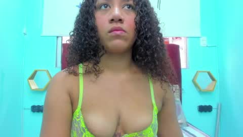 Snapshot of scarlett_fox20 chatting on May 20, 1:06 pm scarlett_fox20 online show from May 20, 1:06 pm