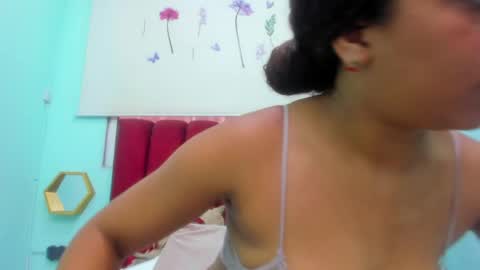 Snapshot of scarlett_fox20 chatting on May 22, 11:27 am scarlett_fox20 online show from May 22, 11:27 am