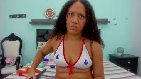 Snapshot of scarlett_fox20 chatting on June 14, 1:02 pm scarlett_fox20 online show from June 14, 1:02 pm