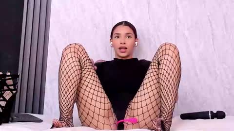 Scarlett Johs online show from November 29, 2:09 pm