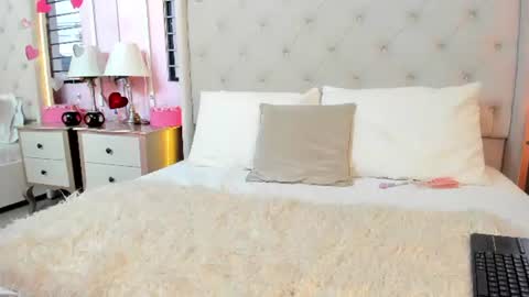 scarlett_leblanc_ online show from July 31, 1:43 pm