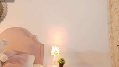 Snapshot of scarlett_star01 chatting on July 18, 2:54 pm scarlett_star01 online show from July 18, 2:54 pm