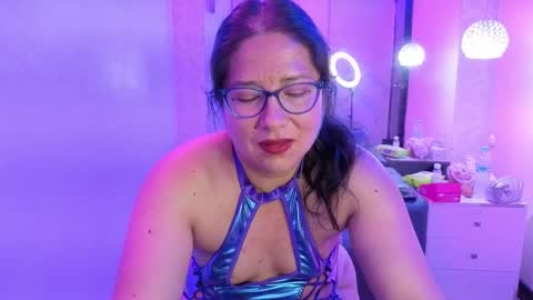 Snapshot of scarlett_widow chatting on March 28, 2:55 am scarlett_widow online show from March 28, 2:55 am