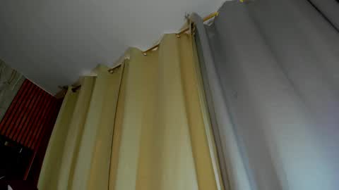 Snapshot of scarlett_zin chatting on March 29, 10:32 pm Scarlett zin follow me online show from March 29, 10:32 pm