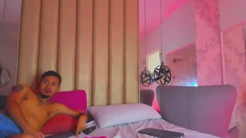 Snapshot of scarlettandalex chatting on June 25, 1:37 pm Scarlet and Alex online show from June 25, 1:37 pm