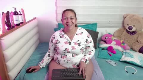 Snapshot of scarlettbooty chatting on May 23, 10:30 am scarlettbooty online show from May 23, 10:30 am
