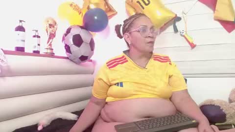 scarlettbooty online show from June 24, 12:53 am